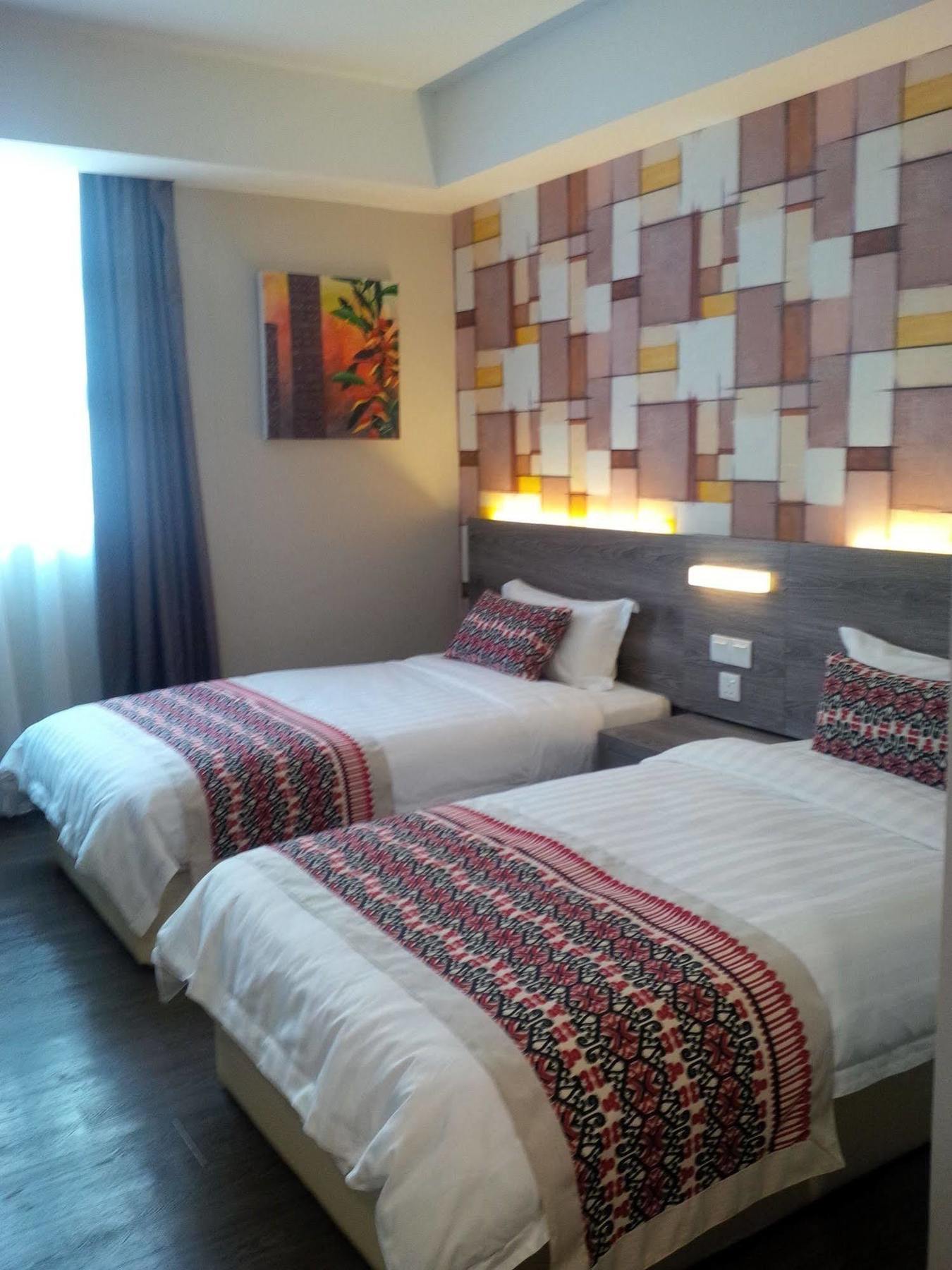 Ajang Hotel Мірі Екстер'єр фото